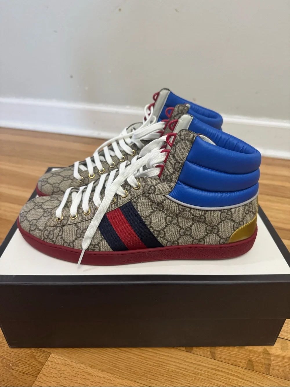 Gucci Men’s GG Supreme High-Top Sneakers in Beige with Red & Blue Accents